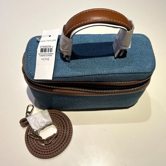 NWT Ann Taylor Weekend Collection Soft Denim Makeup Case - Picture 7 of 8
